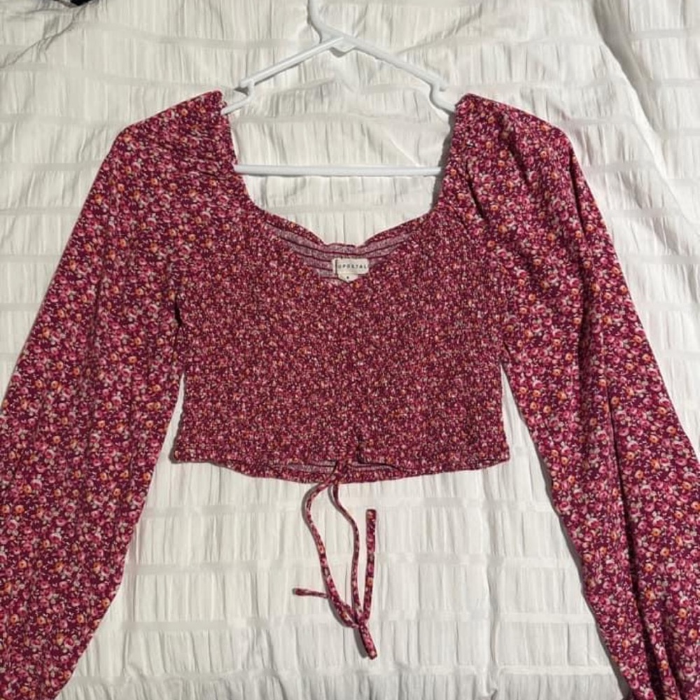 Hollister top